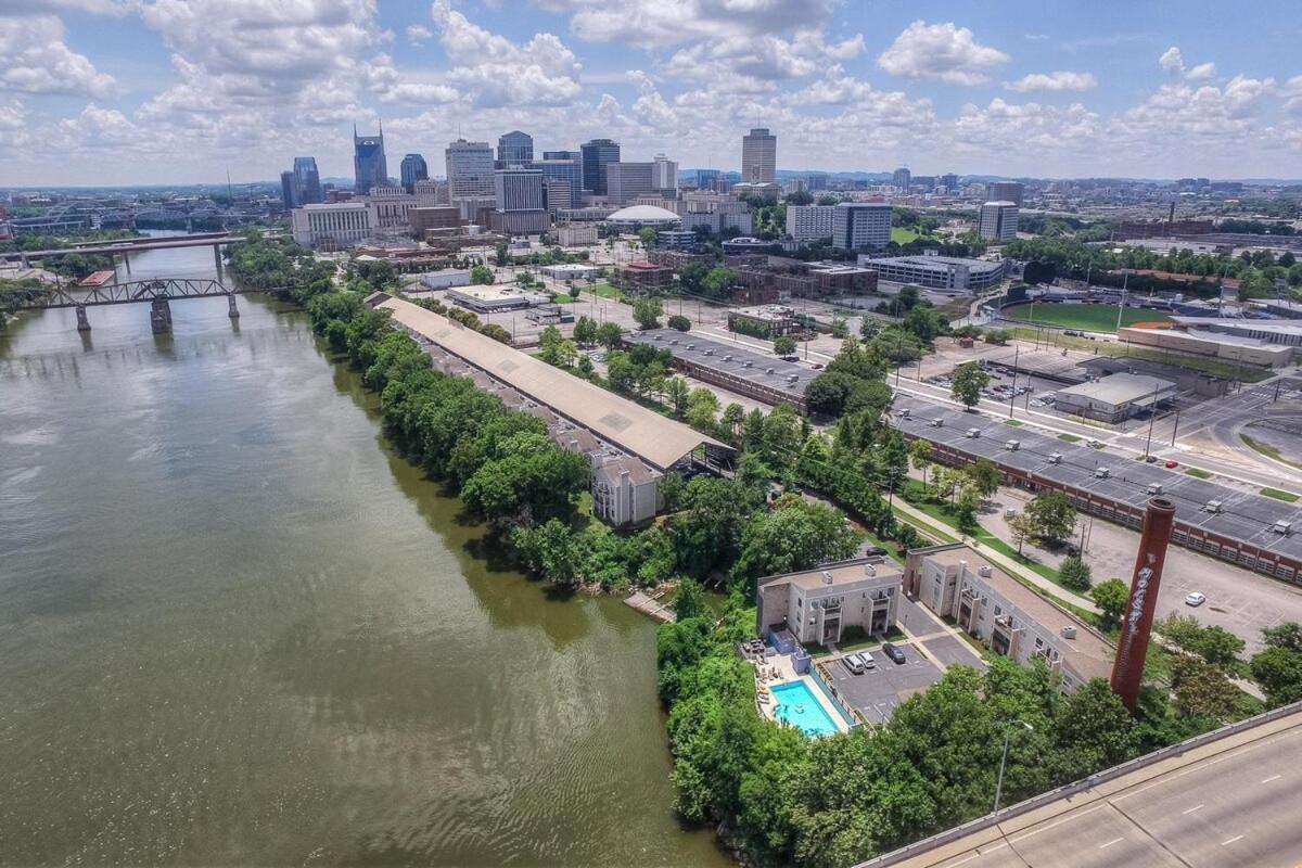 Walk To Broadway Riverfront Condo With Pool Nashville Exterior photo
